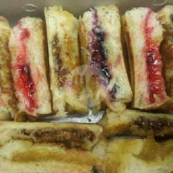 Roti Bakar Bandung Bluberry-kacang