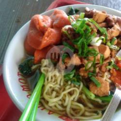 Mie Ayam   Krupuk Pangsit   Es Teh Manis