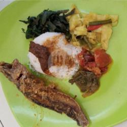 Nasi   Ikan Lele Goreng