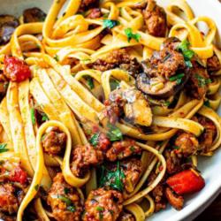 Creamy Fettuccine Lamb Shawarma