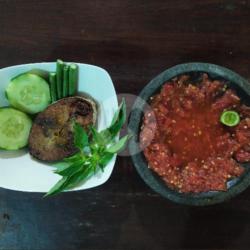 Ikan Goreng Sambal Mentah.