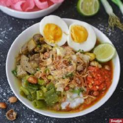 Bubur Ayam Pake Telur Rebus