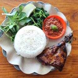 Nasi Lalapan Bebek Bakar