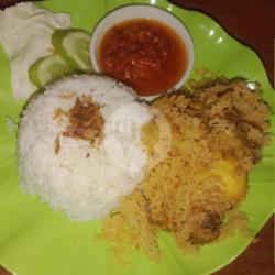 Ayam Kremes Sambel Mantah