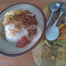 Nasi Uduk Telor Asin 1 / 2 Porsi