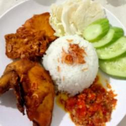 Nasi Uduk Pecel Ayam