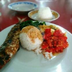 Nasi Ikan Kembung Bakar