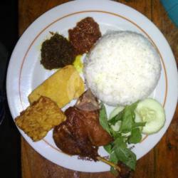 Nasi Bebek Tempe Tahu Goreng Angkasa