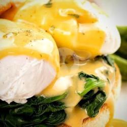 Eggs Benedict With Ham