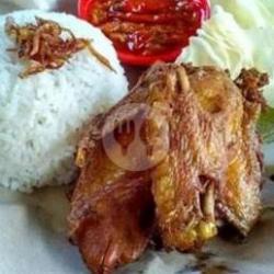 Nasi Lalapan Ayam Goreng