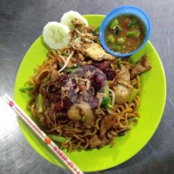 Mie Pangsit Goreng Daging