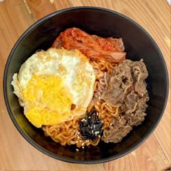 Korean Spicy Noodles With Kimchi