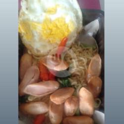 Indomie Goreng   Sosis  Telur Mata Sapi