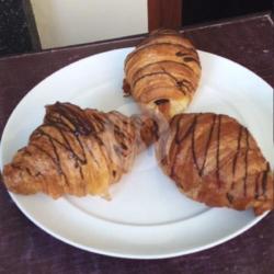 Chocolate Croissant Big