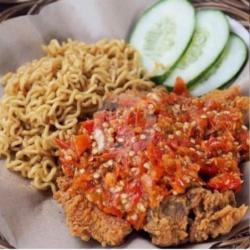 Mie Ayam Geprek Esteh