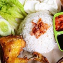 Nasi Uduk Pecel Ayam