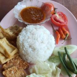 Nasi Penyetan Tempe Tahu