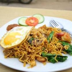 Mie Goreng Bakso Telur