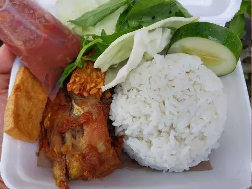 Dapur Manam Manado, Il