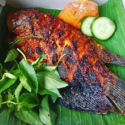 Nasi Gurami Bakar Sambal Lalapan