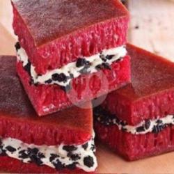 Red Velvet Keju Kismis Coklat