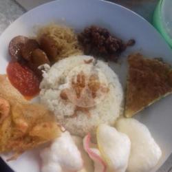 Nasi Uduk Telor Dadar, Jengkol, Ote Ote