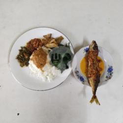 Nasi Ikan Salam Balado