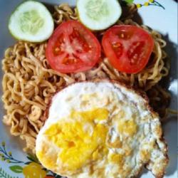 Mie Pedas Toping Telor