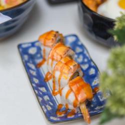 Salmon Lava Roll (4 Pcs/half)