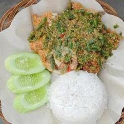 Ayam Geprek Sambel Ijo Premium   Nasi