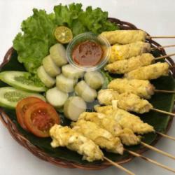 Taichan Telor Gulung Lontong