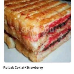 Coklat Strawbery Kacang