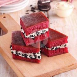 Red Velvet Keju Coklat Pisang Susu