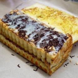 Roti Bakar Spesial Coklat Campur Kacang Coklat Campur Keju