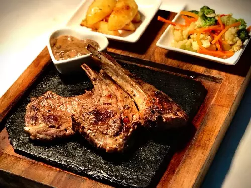 Italian Way, Seminyak