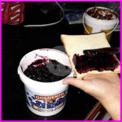 Rotibakar Blueberry Jam   Susu