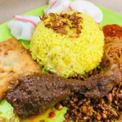 Nasi Kuning Ayam   Gorengan