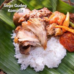 Sego Gudeg Komplit