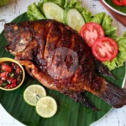 Lalapan Ikan Mujair Bakar