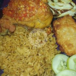 Ayam Molek Goreng   Nasi   Mie Goreng   Tempe Goreng Tepung Gurih  Minum