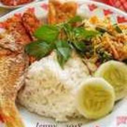 Nasi Urap Ikan Asin