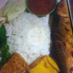 Nasi Bandeng Penyet Mama Sur