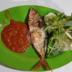 Ikan Asin Pedak Sambel Lalapan