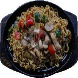 Mie Hotplate Sapi Lada Hitam