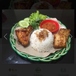 Lalapan Nasi   Ayam   Tahu