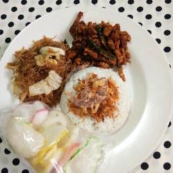 Nasi Uduk   Orek Bihun