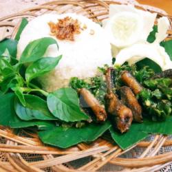 Belut Lombok Ijo Nasi Lalapan