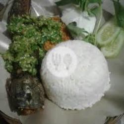 Nasi Lele Sambel Cabe Ijo Tahu Dan Tempe