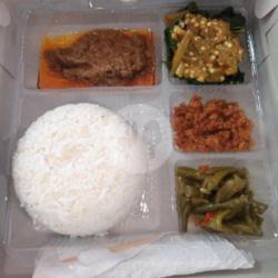 Nasi Kotak Rendang Daging