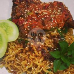 Ayam Gecek Indomie Goreng